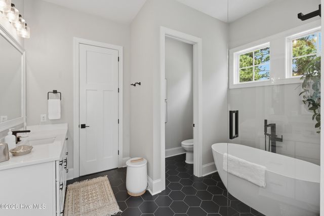 1049 Anchors Bend Way, Wilmington, NC 28411