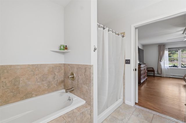 944 Us Route 209, Cuddebackville, NY 12729