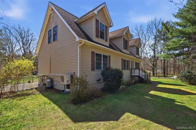 944 Us Route 209, Cuddebackville, NY 12729