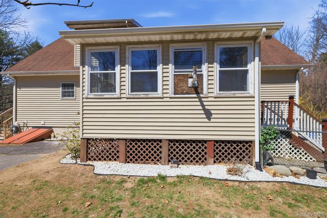 944 Us Route 209, Cuddebackville, NY 12729