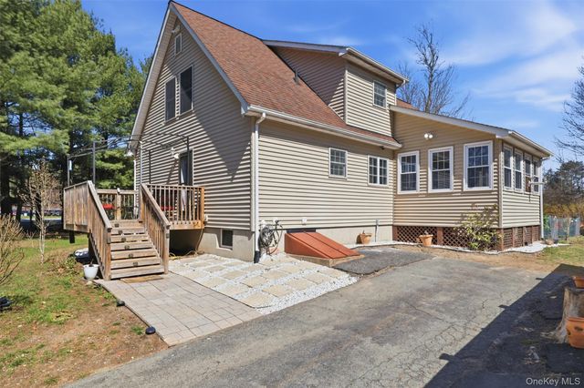 944 Us Route 209, Cuddebackville, NY 12729