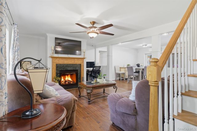 944 Us Route 209, Cuddebackville, NY 12729