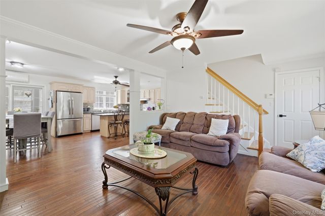 944 Us Route 209, Cuddebackville, NY 12729