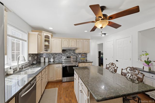 944 Us Route 209, Cuddebackville, NY 12729
