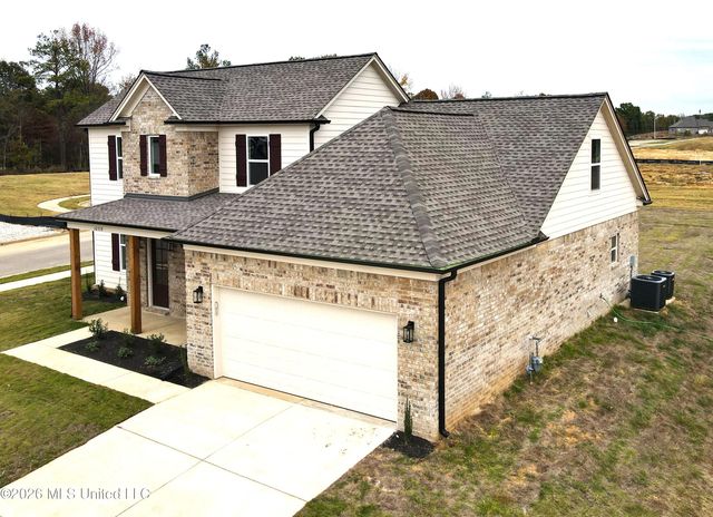 161 Centerline Roper Loop, Byhalia, MS 38611