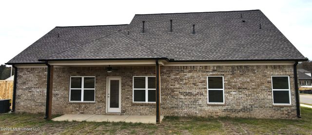 161 Centerline Roper Loop, Byhalia, MS 38611