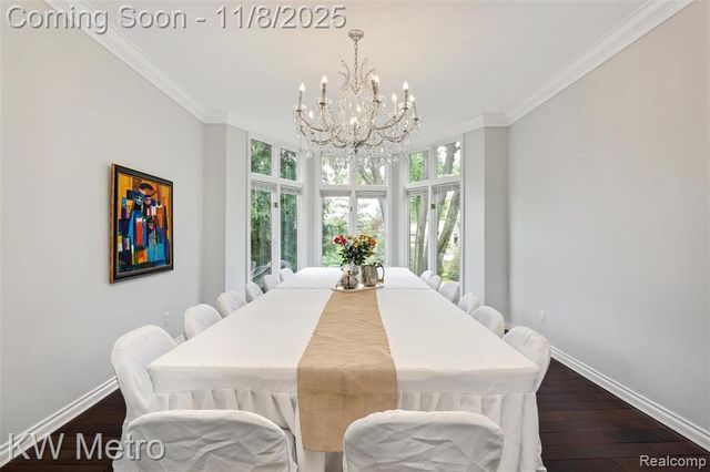 2863 Meadowood Lane, Bloomfield Hills, MI 48302