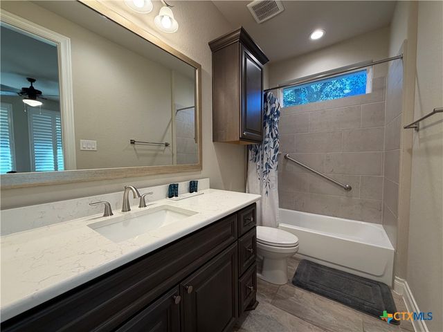 3891 Potters Creek Road, Canyon Lake, TX 78133