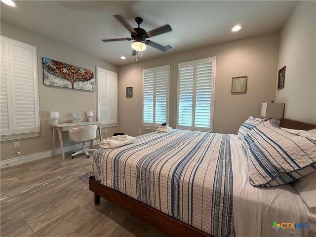 3891 Potters Creek Road, Canyon Lake, TX 78133