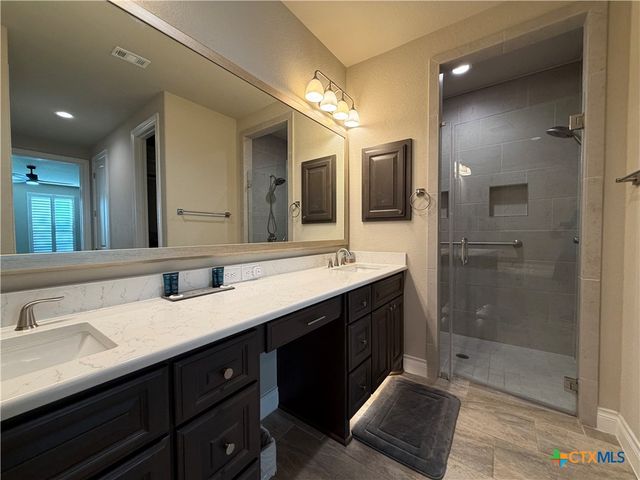 3891 Potters Creek Road, Canyon Lake, TX 78133