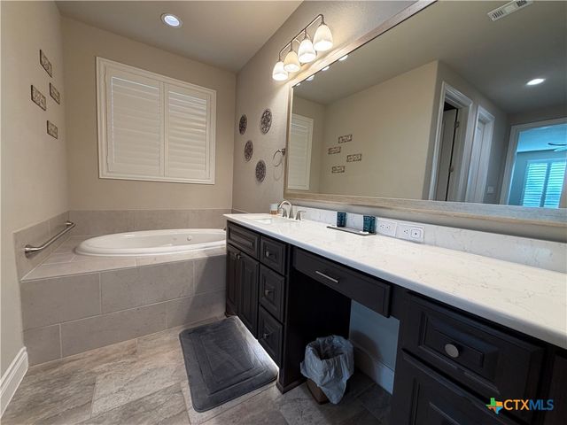 3891 Potters Creek Road, Canyon Lake, TX 78133