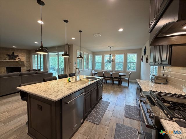 3891 Potters Creek Road, Canyon Lake, TX 78133