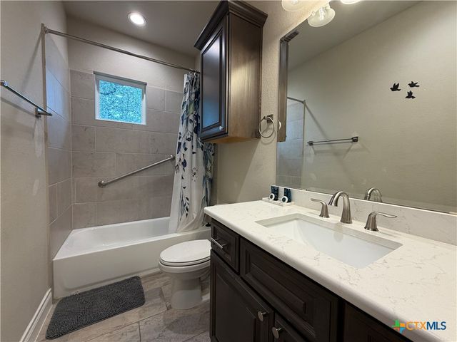 3891 Potters Creek Road, Canyon Lake, TX 78133