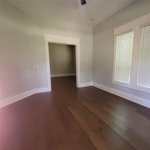 1325 W 13th Avenue, Corsicana, TX 75110