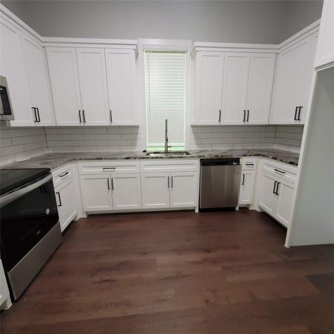 1325 W 13th Avenue, Corsicana, TX 75110