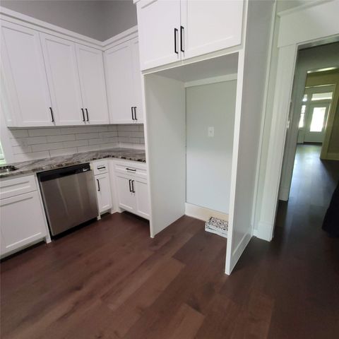 1325 W 13th Avenue, Corsicana, TX 75110