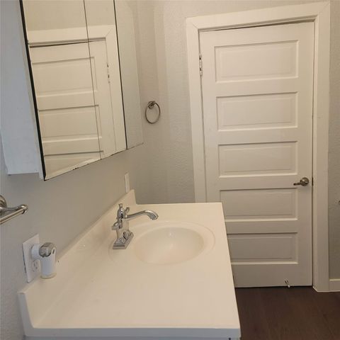 1325 W 13th Avenue, Corsicana, TX 75110