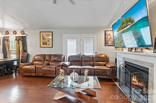 1223 Deer Park Road, Nebo, NC 28761