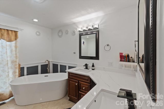 1223 Deer Park Road, Nebo, NC 28761