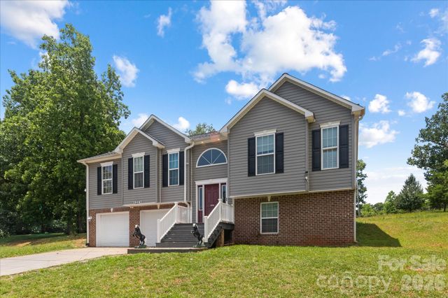 1223 Deer Park Road, Nebo, NC 28761