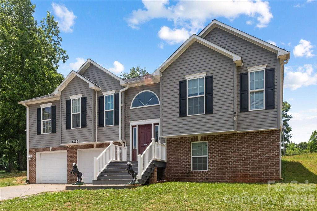 1223 Deer Park Road, Nebo, NC 28761