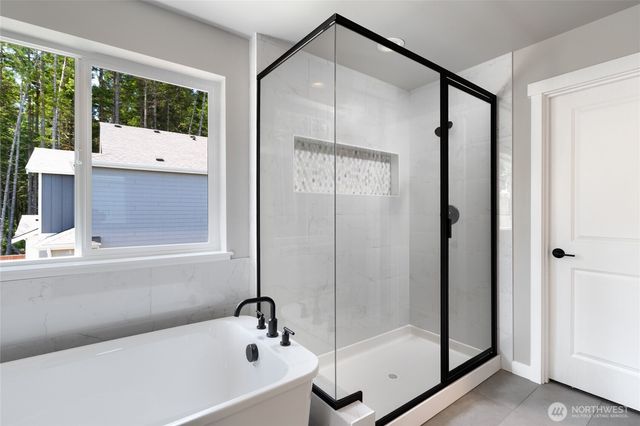 2431 SW Ridgeway Drive, Oak Harbor, WA 98277