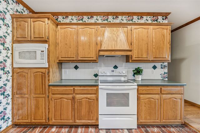 10209 E 89th Street N, Owasso, OK 74055