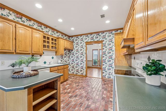 10209 E 89th Street N, Owasso, OK 74055