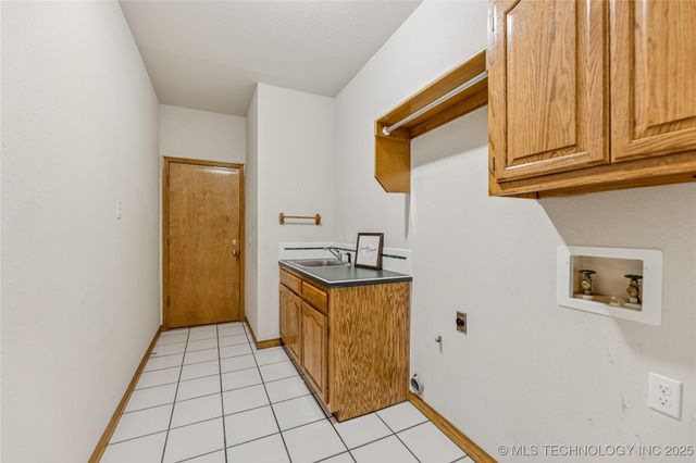 10209 E 89th Street N, Owasso, OK 74055