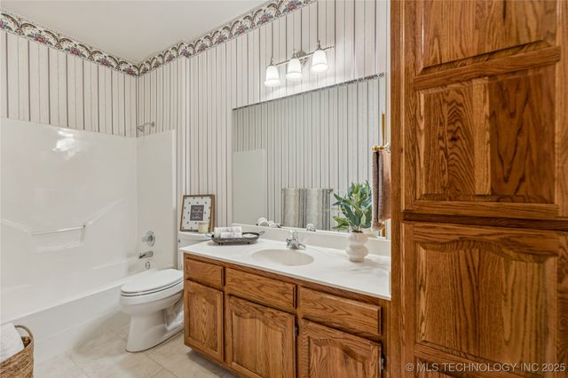 10209 E 89th Street N, Owasso, OK 74055