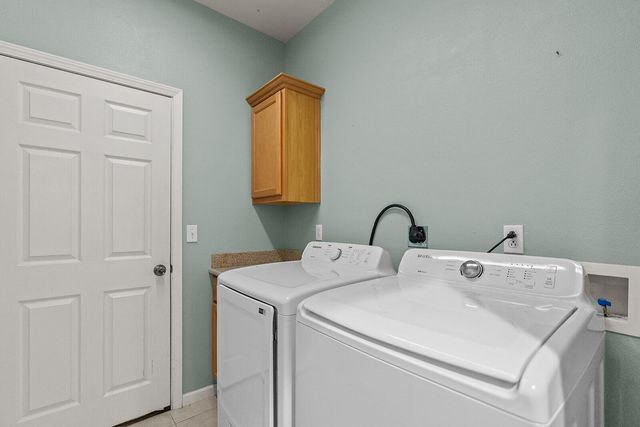 209 Stoney Pointe Drive, Hollister, MO 65672