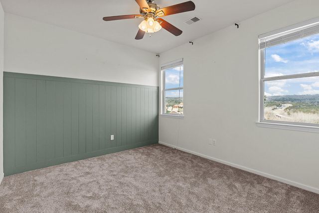 209 Stoney Pointe Drive, Hollister, MO 65672