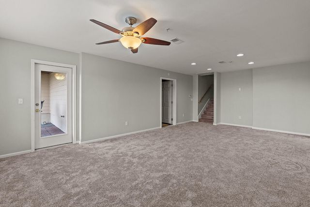 209 Stoney Pointe Drive, Hollister, MO 65672