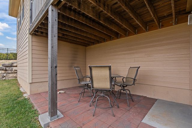 209 Stoney Pointe Drive, Hollister, MO 65672