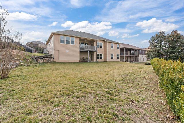 209 Stoney Pointe Drive, Hollister, MO 65672