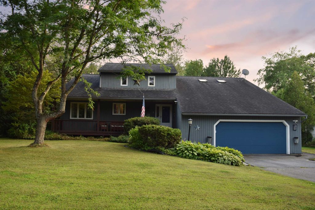 3 Bobolink Circle, Essex, VT 05452