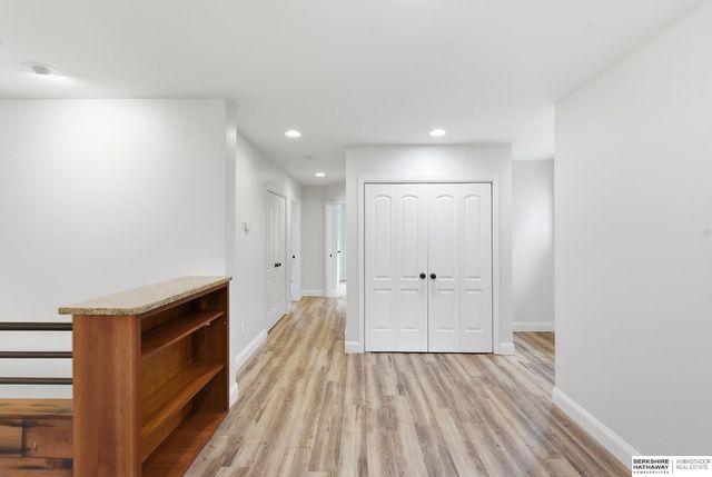 6636 Pinkney Street, Omaha, NE 68104