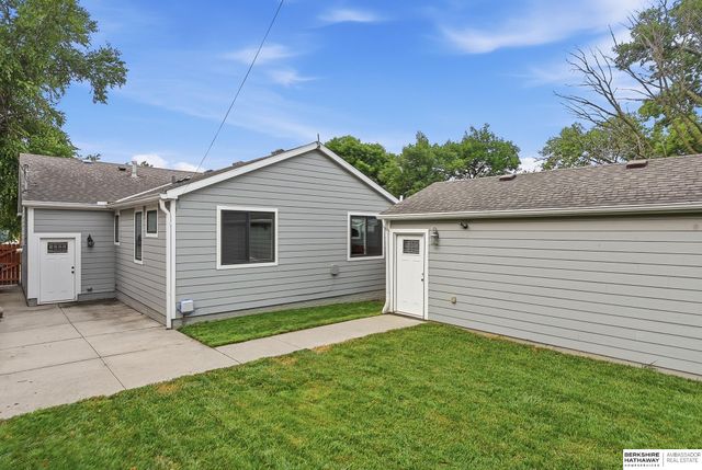 6636 Pinkney Street, Omaha, NE 68104