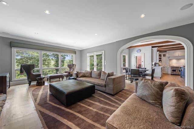 8 Ridgeview Circle, Armonk, NY 10504