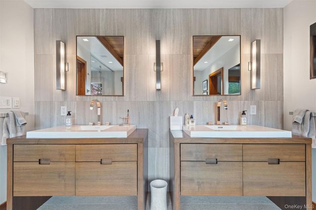 8 Ridgeview Circle, Armonk, NY 10504