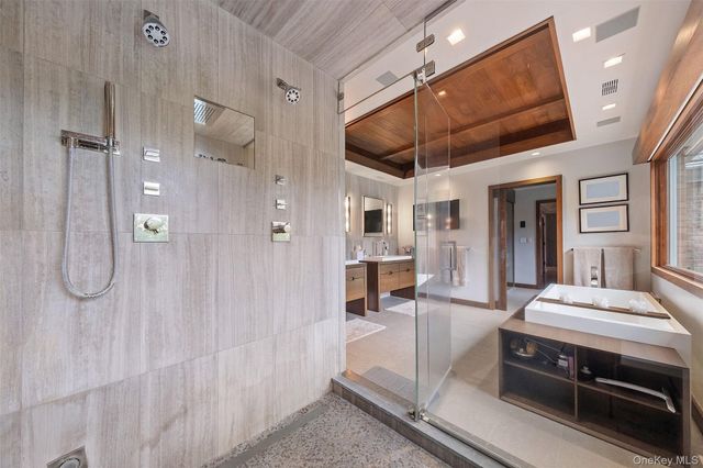 8 Ridgeview Circle, Armonk, NY 10504