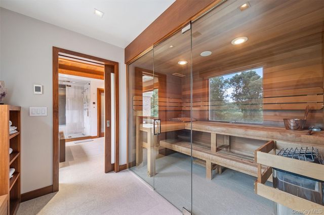 8 Ridgeview Circle, Armonk, NY 10504