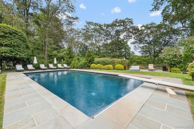 8 Ridgeview Circle, Armonk, NY 10504