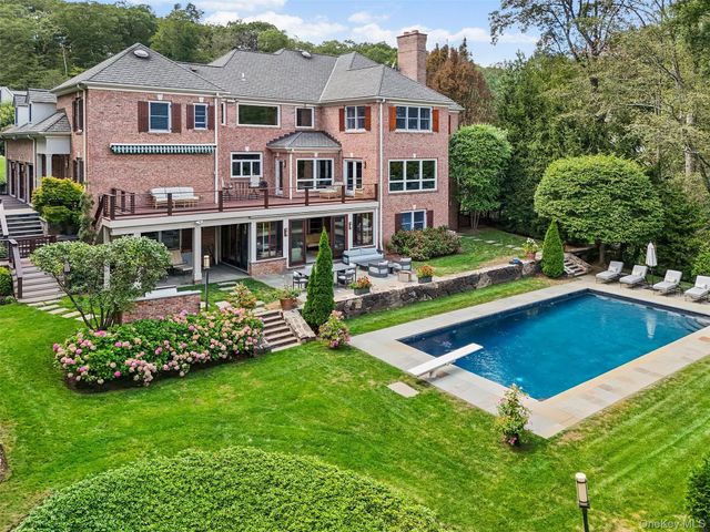 8 Ridgeview Circle, Armonk, NY 10504