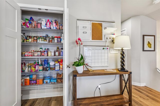 713 Bradford Drive, Norwalk, IA 50211