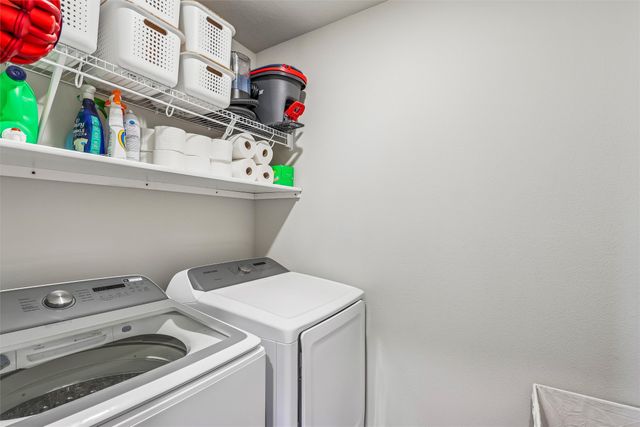 713 Bradford Drive, Norwalk, IA 50211