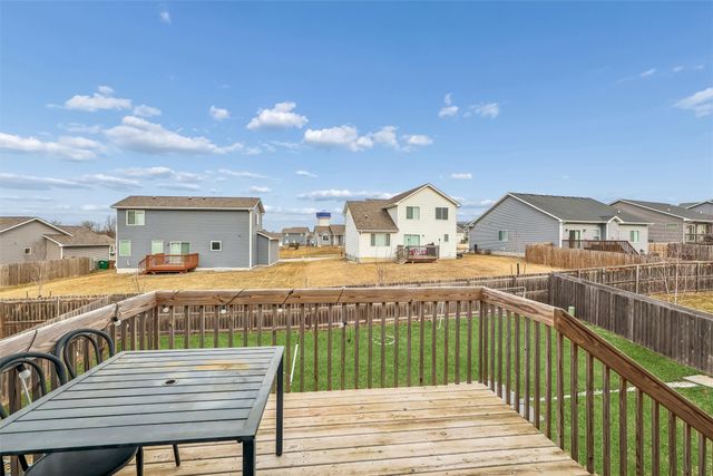 713 Bradford Drive, Norwalk, IA 50211