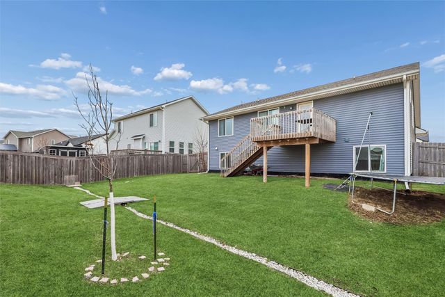 713 Bradford Drive, Norwalk, IA 50211