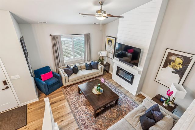 713 Bradford Drive, Norwalk, IA 50211