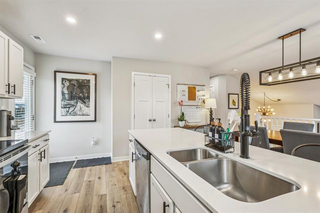 713 Bradford Drive, Norwalk, IA 50211